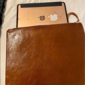 RIB & HULL FINE LEATHER PORTFOLIO. NEW. NEVER USED. SOLD OUT ONLINE. 🧡💛🤎